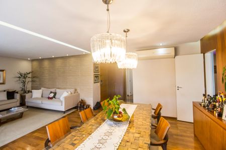 Apartamento à venda com 260m², 2 quartos e 4 vagasSala 