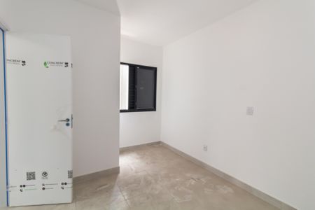 Quarto 1 de apartamento para alugar com 2 quartos, 38m² em Vila Jacuí, São Paulo