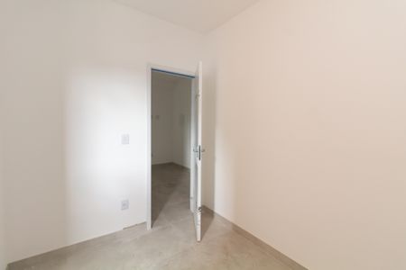 Quarto 1 de apartamento para alugar com 2 quartos, 40m² em Vila Jacuí, São Paulo