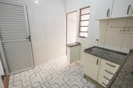 cozinha de apartamento para alugar com 2 quartos, 65m² em Itapoã, Belo Horizonte