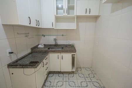cozinha de apartamento para alugar com 2 quartos, 65m² em Itapoã, Belo Horizonte