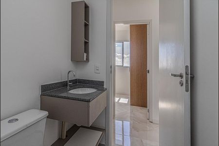 banheiro social_3 de apartamento para alugar com 2 quartos, 38m² em Vila Vermelha, São Paulo