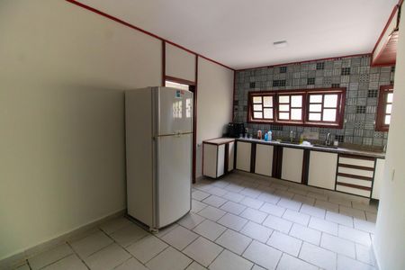 Casa à venda com 1100m², 4 quartos e sem vaga Casa à venda com 1100m², 4 quartos e sem vagaCozinha