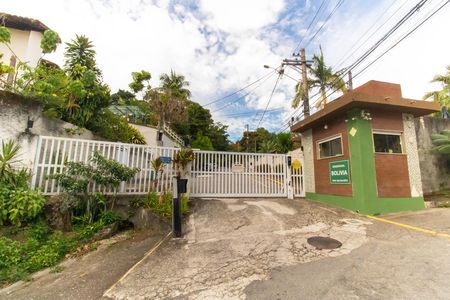 Casa à venda com 1100m², 4 quartos e sem vaga Casa à venda com 1100m², 4 quartos e sem vagaFachada