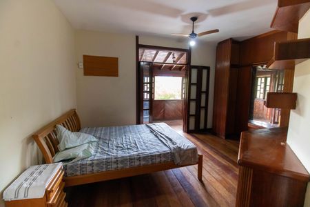 Casa à venda com 1100m², 4 quartos e sem vaga Casa à venda com 1100m², 4 quartos e sem vagaSuíte 2