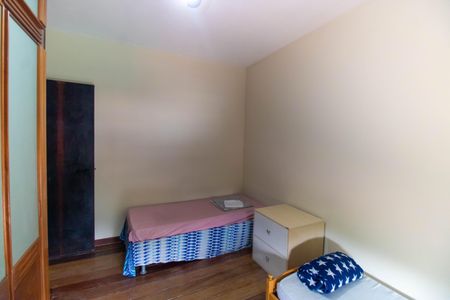 Casa à venda com 1100m², 4 quartos e sem vaga Casa à venda com 1100m², 4 quartos e sem vagaQuarto 1