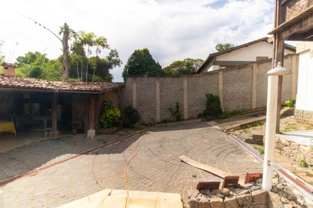 Casa à venda com 1100m², 4 quartos e sem vaga Casa à venda com 1100m², 4 quartos e sem vagaÁrea externa