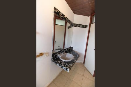 Casa à venda com 1100m², 4 quartos e sem vaga Casa à venda com 1100m², 4 quartos e sem vagaLavabo