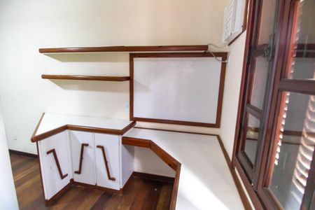 Casa à venda com 1100m², 4 quartos e sem vaga Casa à venda com 1100m², 4 quartos e sem vagaSuíte 1