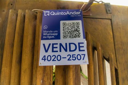 Casa à venda com 1100m², 4 quartos e sem vaga Casa à venda com 1100m², 4 quartos e sem vagaPlaquinha