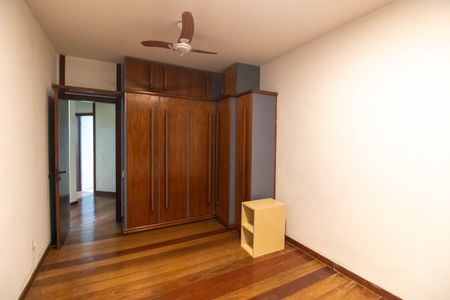 Casa à venda com 1100m², 4 quartos e sem vaga Casa à venda com 1100m², 4 quartos e sem vagaQuarto 2