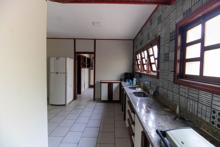 Casa à venda com 1100m², 4 quartos e sem vaga Casa à venda com 1100m², 4 quartos e sem vagaCozinha