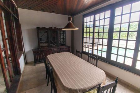 Sala de casa à venda com 4 quartos, 1100m² em Vila Progresso, Niterói