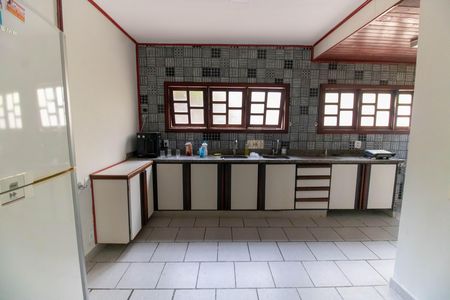 Casa à venda com 1100m², 4 quartos e sem vaga Casa à venda com 1100m², 4 quartos e sem vagaCozinha