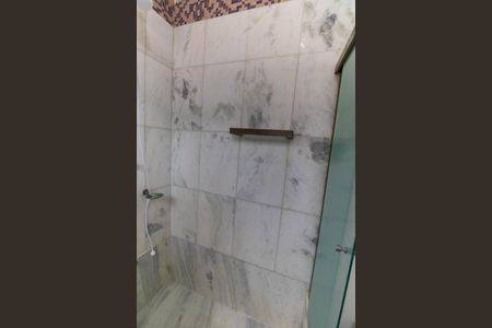 Casa à venda com 1100m², 4 quartos e sem vaga Casa à venda com 1100m², 4 quartos e sem vagaBanheiro da Suíte 1