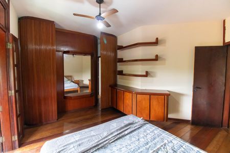 Casa à venda com 1100m², 4 quartos e sem vaga Casa à venda com 1100m², 4 quartos e sem vagaSuíte 2