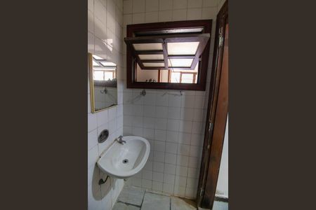 Casa à venda com 1100m², 4 quartos e sem vaga Casa à venda com 1100m², 4 quartos e sem vagaBanheiro de serviço
