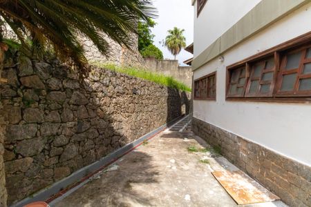 Casa à venda com 1100m², 4 quartos e sem vaga Casa à venda com 1100m², 4 quartos e sem vagaÁrea externa