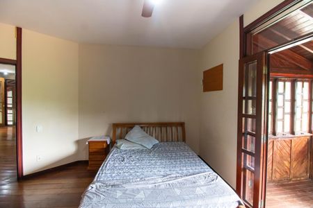 Casa à venda com 1100m², 4 quartos e sem vaga Casa à venda com 1100m², 4 quartos e sem vagaSuíte 2