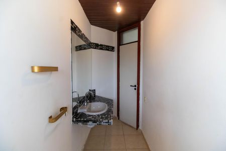 Casa à venda com 1100m², 4 quartos e sem vaga Casa à venda com 1100m², 4 quartos e sem vagaLavabo
