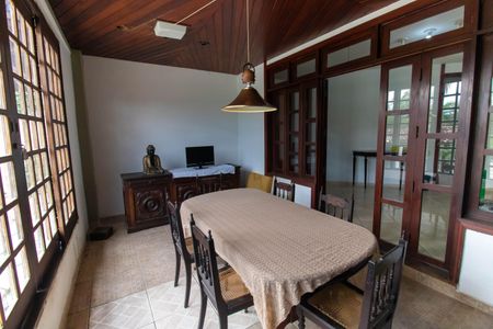 Casa à venda com 1100m², 4 quartos e sem vaga Casa à venda com 1100m², 4 quartos e sem vagaSala