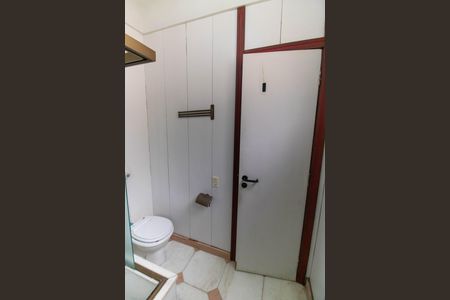 Casa à venda com 1100m², 4 quartos e sem vaga Casa à venda com 1100m², 4 quartos e sem vagaBanheiro da Suíte 1