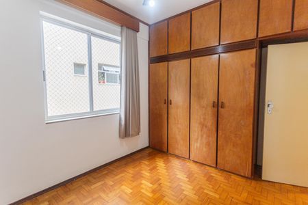Quarto 1 de apartamento para alugar com 2 quartos, 74m² em Lourdes, Belo Horizonte
