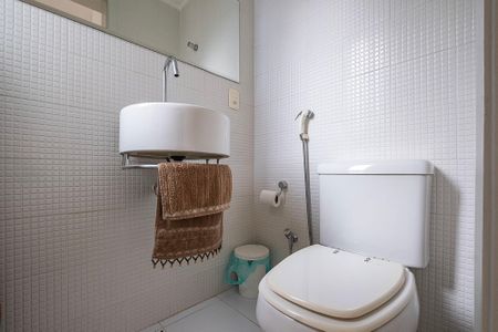 Lavabo de apartamento para alugar com 1 quarto, 69m² em Pinheiros, São Paulo