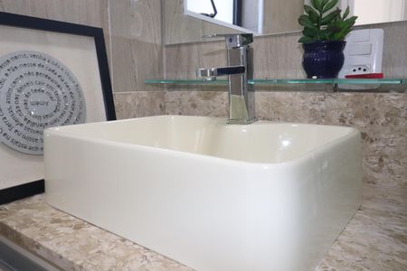 Apartamento à venda com 85m², 3 quartos e 2 vagasBanheiro Quarto 1 suíte