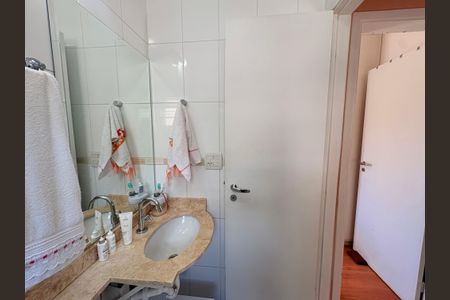 Casa de condomínio à venda com 110m², 3 quartos e 2 vagasBanheiro Social