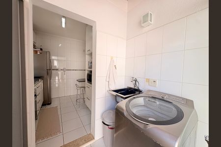 Casa de condomínio à venda com 110m², 3 quartos e 2 vagasÁrea de Serviço