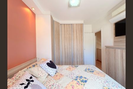 Casa de condomínio à venda com 110m², 3 quartos e 2 vagasSuíte