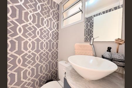 Casa de condomínio à venda com 110m², 3 quartos e 2 vagasLavabo