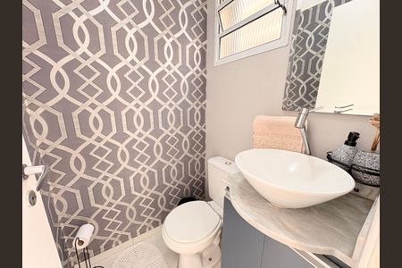 Casa de condomínio à venda com 110m², 3 quartos e 2 vagasLavabo