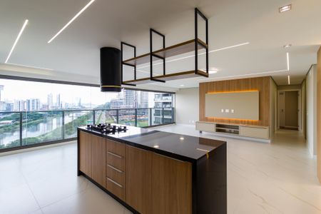 Apartamento para alugar com 3 quartos, 143m² em Jardim Fonte do Morumbi, São Paulo