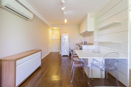 Apartamento à venda com 53m², 1 quarto e 1 vaga Apartamento à venda com 53m², 1 quarto e 1 vagaCozinha