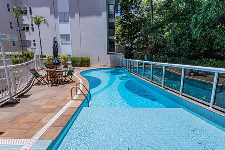 Apartamento para alugar com 100m², 4 quartos e 2 vagasÁrea comum - Piscina