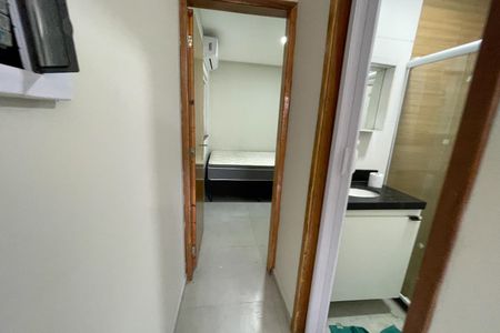 Corredor de casa para alugar com 1 quarto, 45m² em Vila São Luis, Duque de Caxias