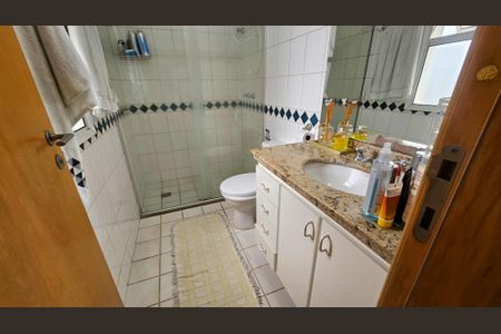 Apartamento para alugar com 130m², 3 quartos e 2 vagasBanheiro do Quarto 1