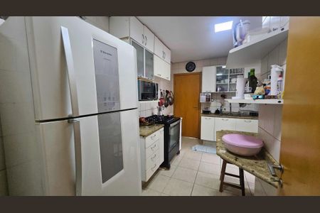 Apartamento para alugar com 3 quartos, 130m² em Setor Bueno, Goiânia