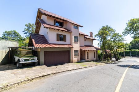Casa à venda com 260m², 3 quartos e 3 vagasFachada