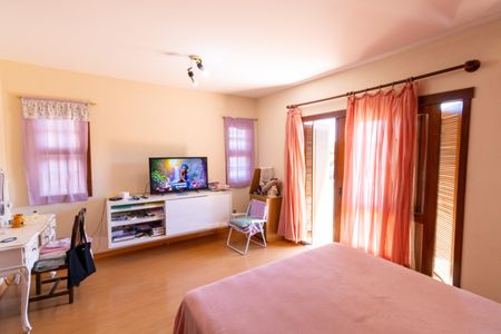 Casa à venda com 260m², 3 quartos e 3 vagasSuíte