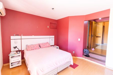 Casa à venda com 260m², 3 quartos e 3 vagasSuíte