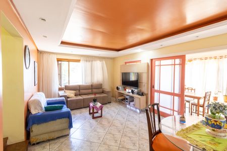 Sala de casa à venda com 3 quartos, 260m² em Teresópolis, Porto Alegre