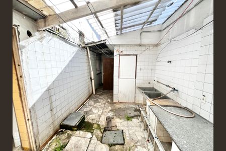 Casa à venda com 170m², 4 quartos e 2 vagasQuintal