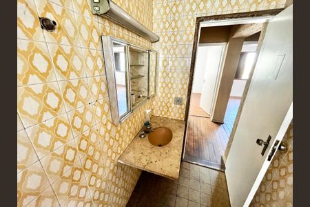 Casa à venda com 170m², 4 quartos e 2 vagasBanheiro 2