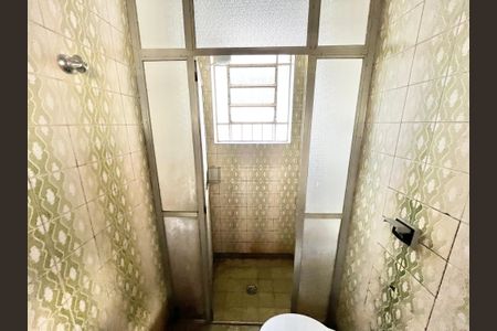 Casa à venda com 170m², 4 quartos e 2 vagasBanheiro 