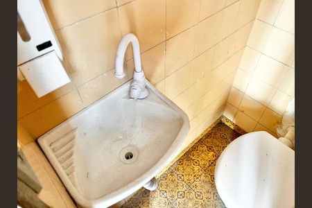 Casa à venda com 170m², 4 quartos e 2 vagasBanheiro de serviço