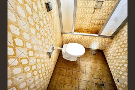 Casa à venda com 170m², 4 quartos e 2 vagasBanheiro 2