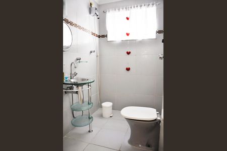 Casa para alugar com 150m², 3 quartos e 2 vagasDetalhe - Banheiro Social